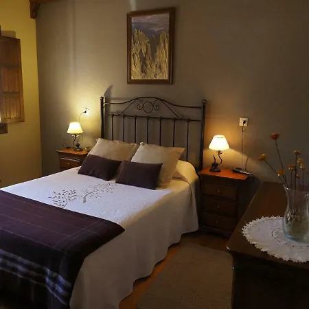 Hospedium Almanzor 2*